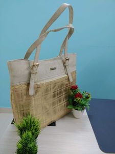 Glamazon Women&#39;s Leather Tote Bag(Golden).