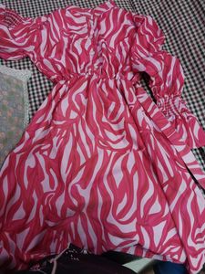 Grab Fast!! No Bargain Please..jisko Bℎi Lena H Jaldi Msg Kare...ekdum New H Gorgeous Pink Short Dress