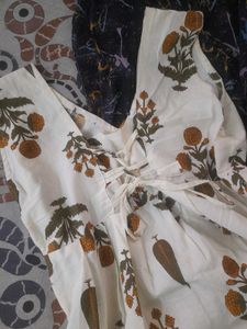 V neck short kurti!!🎀🍭
