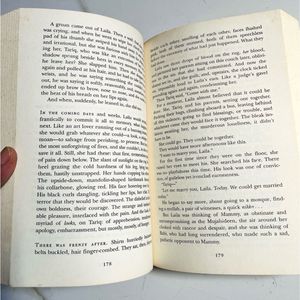 A Thousand Splendid Suns by Khaled Hosseini