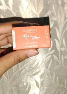 Beauty People Kiss &amp; Glow