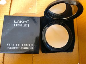 Lakme Wet And Dry Compact