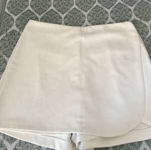 Trendy High waist White Skort
