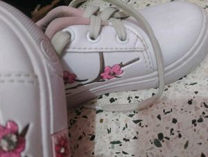 Girls&#39; Flower Sneakers