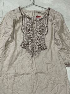 Elegant Embroidered Kurti Perfect for Everyday