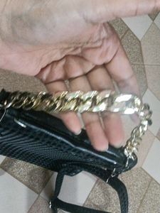 BALCK SELF DESIGN SLING BAGS 🛍 ❤️
