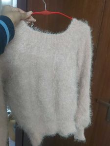 Fluffy cropped Sweater