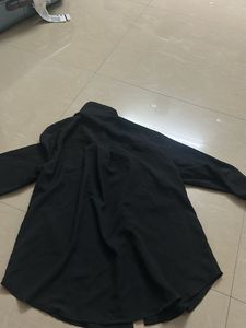h&amp;m black shirt size S