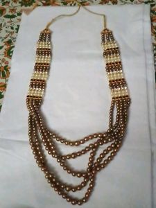 Elegant Layered Pearl Necklace