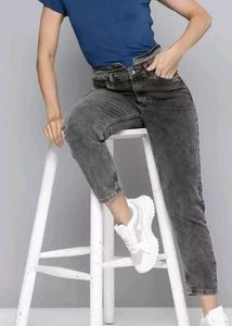 Acid Wash Gray Cropped Jeans