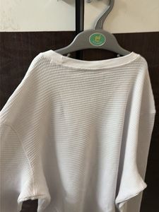 H&amp;M White Textured T-Shirt