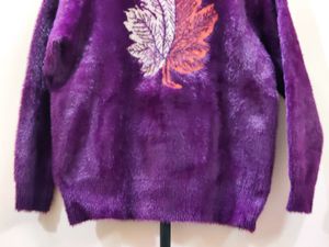 womens imported purple fuzzy sweater/sweatshirt