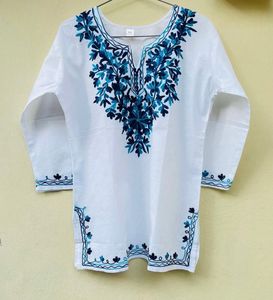 White  short kurti with thread