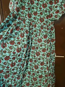 An ELEGANT PAIR OF KURTA and PALAZZO