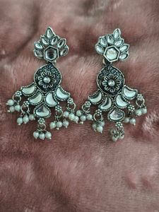 ✨😍Two Stunning Beautiful Earrings Combo 😍✨