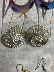 Earing Set Of 9 And Extra As Well