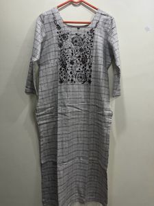 Elegant Embroidered Kurti