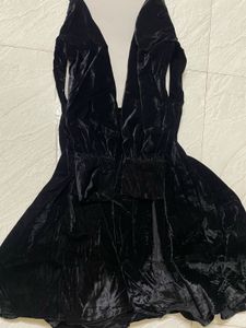 Label Ritu Kumar Black Floral Embroidered Velvet S