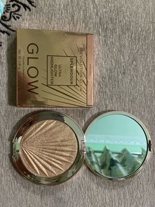 Revolution Glow Highlighter