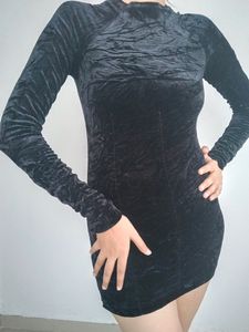 Hot Black Dress ..New..mid Dres