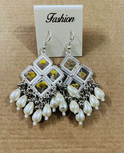 Resin Floral Pearl Drop Earrings Only 1 Pair