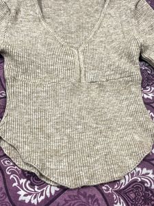 Ribbed V-Neck Long Sleeve Top