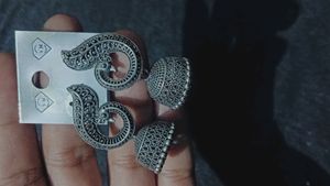 2 Pairs Oxidised Earrings