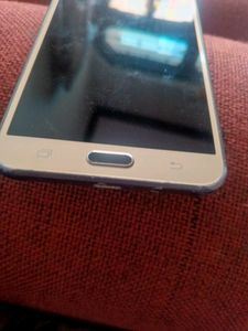 Samsung Galaxy J7