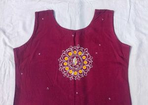 Sleeveless Febric Work Kurti