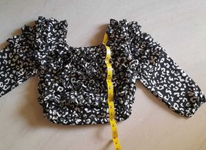 Off-Shoulder Leopard Print Top