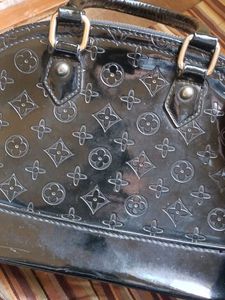 Elegant Black Handbag