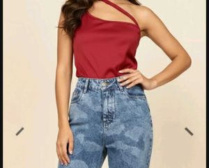 One-Shoulder Cut-out neck top