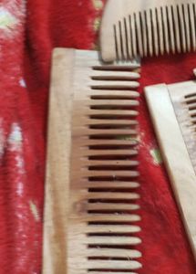 5 Wooden Combs