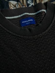 brown 🟤 Sweater j&amp;j