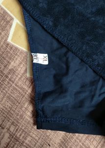 Readymade Blouse Coller Neck And Neck Is Net Type Pattern
