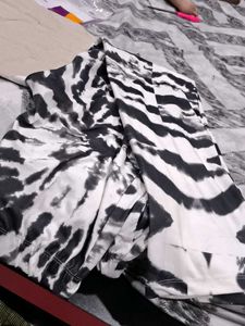 White N Black Pant With Pocket