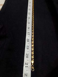 Stunning Imitation Gold Chain for Fashionistas.