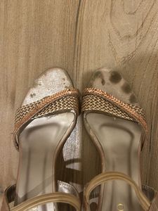 Metro Heels (UK 4)