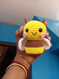 Crochet Bumble Bee Plushie