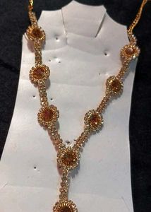 OFFER❗❗Gold Tone Floral Y Necklace