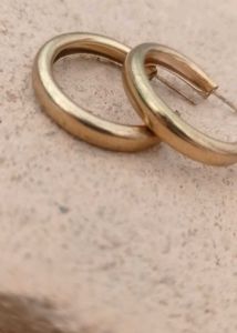 Round shape earrings