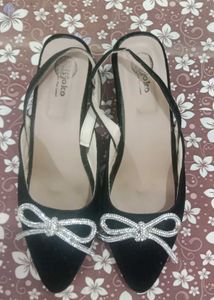 🌸Black 2inch  Heels