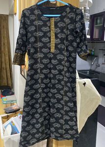 Women Kurta Melange Black Colour