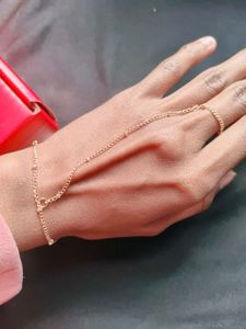 NEWME Golden minimalist Bracelet