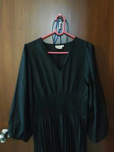 Elegant Black Midi Dress