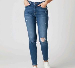 Pink Knit Top with blue denim jeans