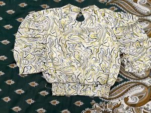 Patterned Puff Sleeve Top