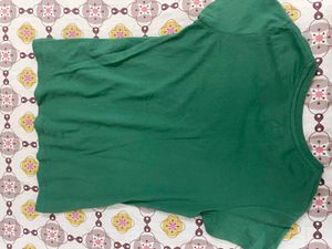 💚 HERE&amp;NOW Women Green Solid V-Neck T-shirt