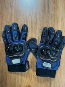 Riding Gloves 🧤 ( Great Condition)