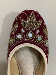 Velvet Styli Hand Embroidered Juttis